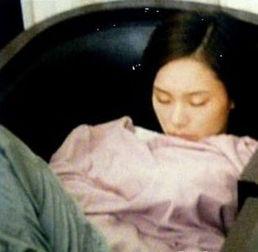 明星睡着图片,捕捉梦中的星辉时刻